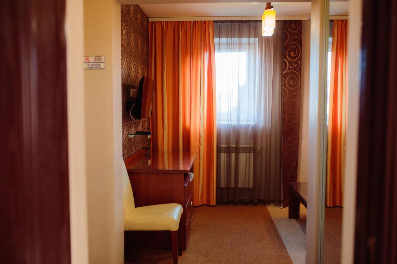 Euro Motel Lyuboml Exterior photo